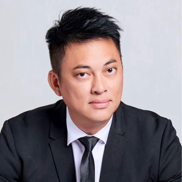 Chris Chan (陳剛雄)